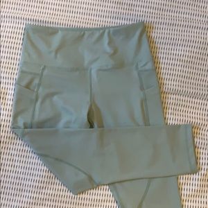 ZYIA capris mint color